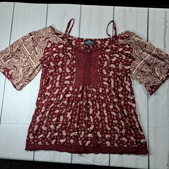 Angie Cold Shoulder Paisley Boho Top Size M - Picture 1 of 9